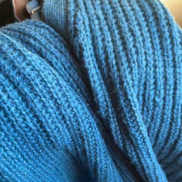 Library Sweater - Picture 4 of 4